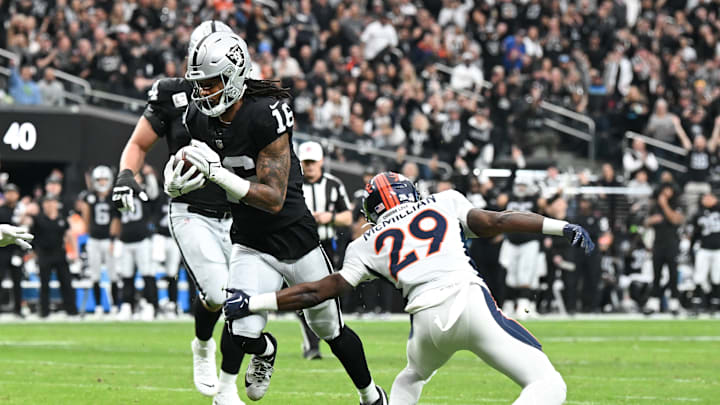 Denver Broncos v Las Vegas Raiders