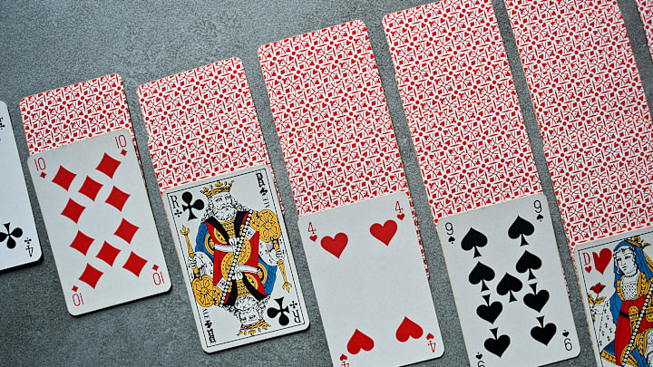 French playing cards use ‘R’ and ‘D’ instead of ‘K’ and ‘Q.’