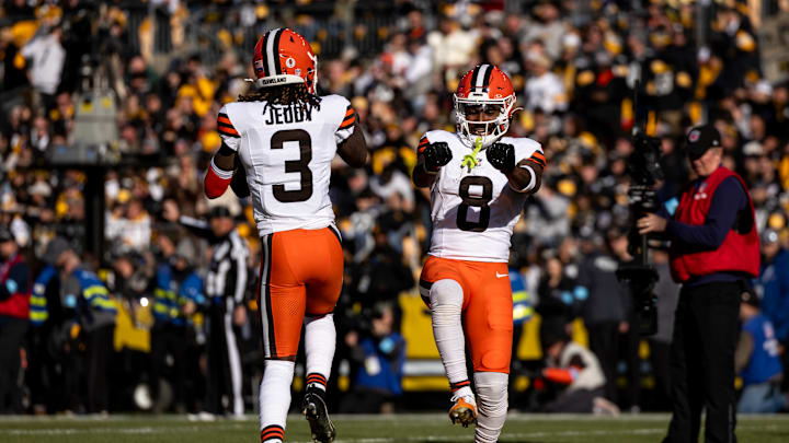 Cleveland Browns v Pittsburgh Steelers
