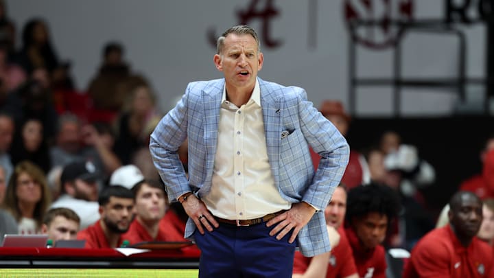 Jan 10, 2026; Tuscaloosa, Alabama, USA; Alabama Crimson Tide head coach Nate Oats reacts from the sidelines during the first half against the Texas Longhorns at Coleman Coliseum. Mandatory Credit: David Leong-Imagn Images Jan 10, 2026; Tuscaloosa, Alabama, USA; Alabama Crimson Tide head coach Nate Oats reacts from the sidelines during the first half against the Texas Longhorns at Coleman Coliseum. Mandatory Credit: David Leong-Imagn Images