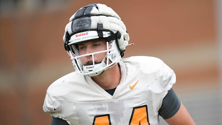 Tennessee tight end Charlie Browder (44) during Tennessee football spring practice at Haslam Field in Knoxville, Tenn. on Tuesday, April 5, 2022.

Kns Ut Spring Fball 10