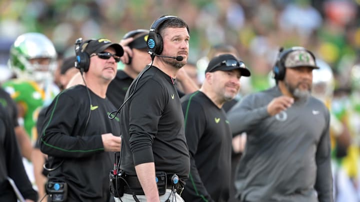 Jan 1, 2025; Pasadena, CA, USA; Oregon Ducks head coach Dan Lanning looks on in the second quarter against the Ohio State Buckeyes in the 2025 Rose Bowl college football quarterfinal game at Rose Bowl Stadium. Mandatory Credit: Jayne Kamin-Oncea-Imagn Images Jan 1, 2025; Pasadena, CA, USA; Oregon Ducks head coach Dan Lanning looks on in the second quarter against the Ohio State Buckeyes in the 2025 Rose Bowl college football quarterfinal game at Rose Bowl Stadium. Mandatory Credit: Jayne Kamin-Oncea-Imagn Images