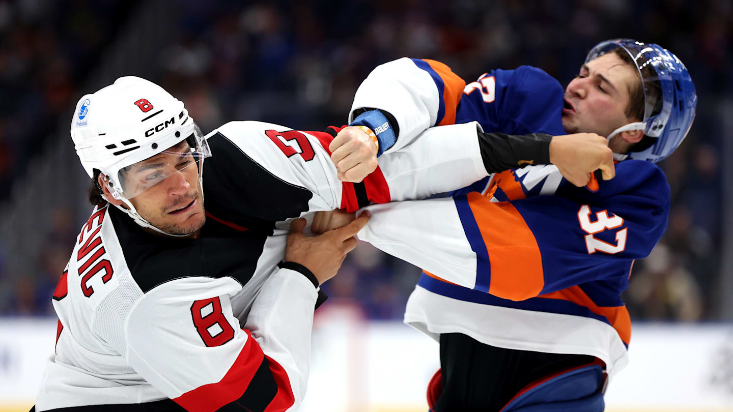 NY Islanders recall defenseman Travis Mitchell from Bridgeport