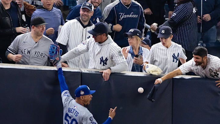 Betts reclamó a los oficiales y procedió el out
