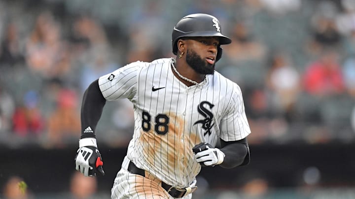 Jul 30, 2025; Chicago, Illinois, USA; Chicago White Sox center fielder Luis Robert Jr. (88) runs to first base hitting a single during the sixth inning against the Philadelphia Phillies at Rate Field. Mandatory Credit: Patrick Gorski-Imagn Images Jul 30, 2025; Chicago, Illinois, USA; Chicago White Sox center fielder Luis Robert Jr. (88) runs to first base hitting a single during the sixth inning against the Philadelphia Phillies at Rate Field. Mandatory Credit: Patrick Gorski-Imagn Images