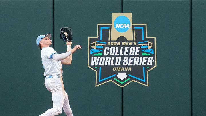 Jun 22, 2026; Omaha, NE, USA; North Carolina Tar Heels center fielder Owen Hull (8) catches for an out against the Oklahoma Sooners during the fifth inning at Charles Schwab Field. Mandatory Credit: Dylan Widger-Imagn Images Jun 22, 2026; Omaha, NE, USA; North Carolina Tar Heels center fielder Owen Hull (8) catches for an out against the Oklahoma Sooners during the fifth inning at Charles Schwab Field. Mandatory Credit: Dylan Widger-Imagn Images