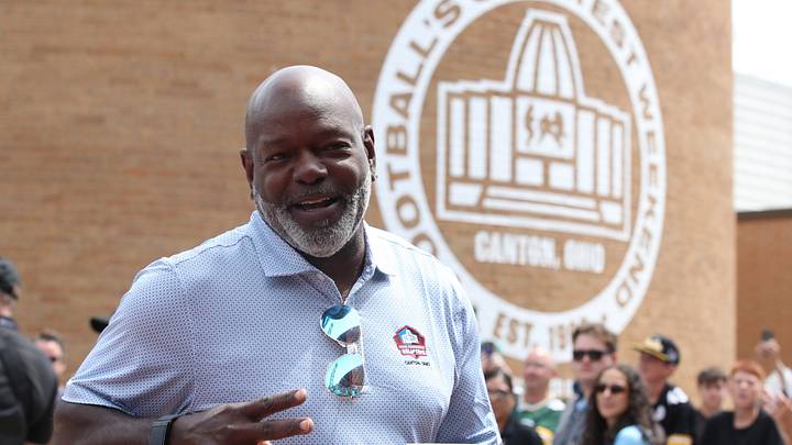 Hall of Fame running back Emmitt Smith Hall of Fame running back Emmitt Smith
