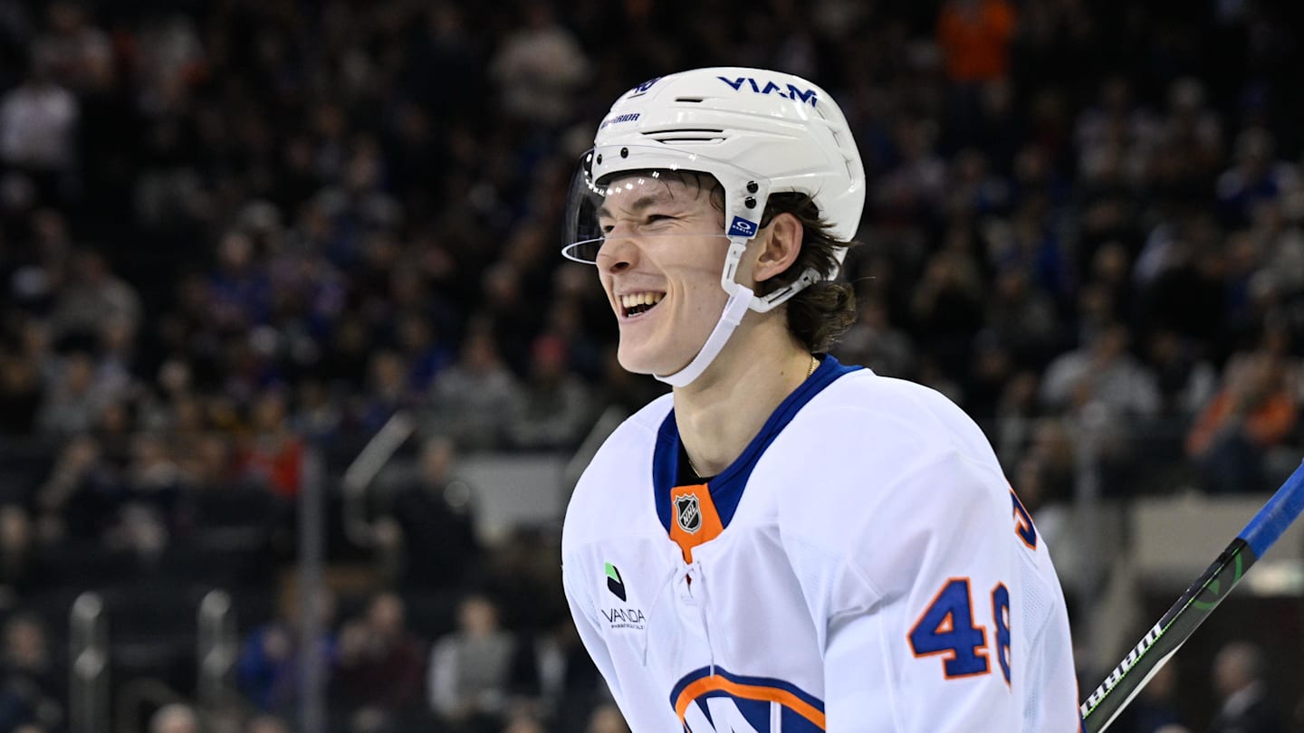 Hall of Fame defenseman praises NY Islanders D Mathew Schaefer, questions Team Canada