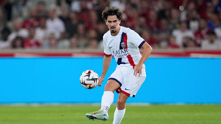 A trusted insider reveals that PSG are preparing to extend their star player's contract, amid interest from Real Madrid.