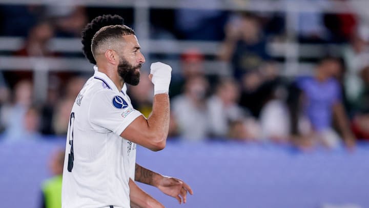 Le Real Madrid de Karim Benzema remporte son premier trophée de la saison.