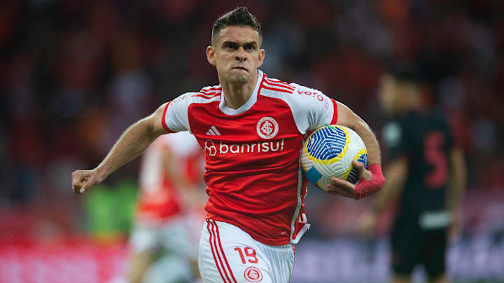 Rafael Santos Borré é um dos destaques no elenco do Inter