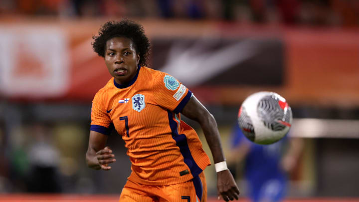 Bald in Grün: Die niederländische Stürmerin Lineth Beerensteyn Bald in Grün: Die niederländische Stürmerin Lineth Beerensteyn