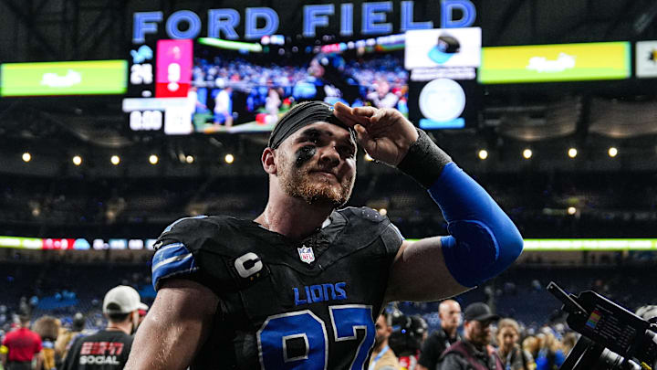 Oct 20, 2025; Detroit, MI; Detroit Lions defensive end Aidan Hutchinsonwaves at fans after a 24-9 win over the Tampa Bay Buccaneers