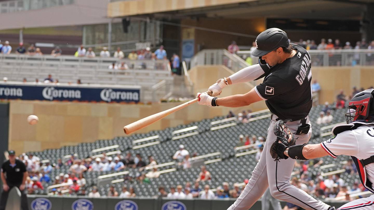 White Sox Hold On Against Phillies Thanks to Offensive Explosion in First Inning