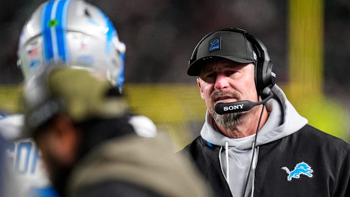 Detroit Lions head coach Dan Campbell talk to quarterback Jared Goff (16) before a play against Philadelphia Eagles during the first half at Lincoln Financial Field in Philadelphia on Sunday, November 16, 2025.