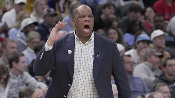 Mar 21, 2025; Milwaukee, WI, USA; North Carolina head coach Hubert Davis his shown during the first half of their first round NCAA men’s basketball tournament game against Mississippi at Fiserv Forum. Mandatory Credit: Mark Hoffman/USA Today Network via Imagn Images