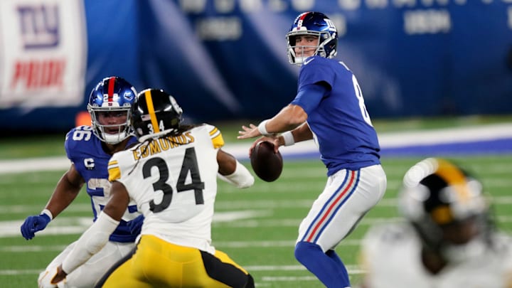 Daniel Jones looks for an open man against the Steelers. Monday, September 14, 2020 Daniel Jones looks for an open man against the Steelers. Monday, September 14, 2020