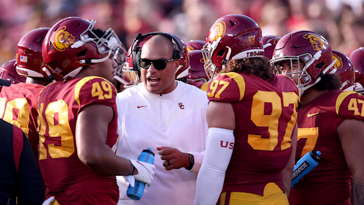 Vic So'oto, USC Football