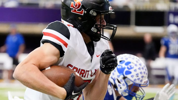 Dylan Stecker is one of the top unsigned Iowa high school football prospects.