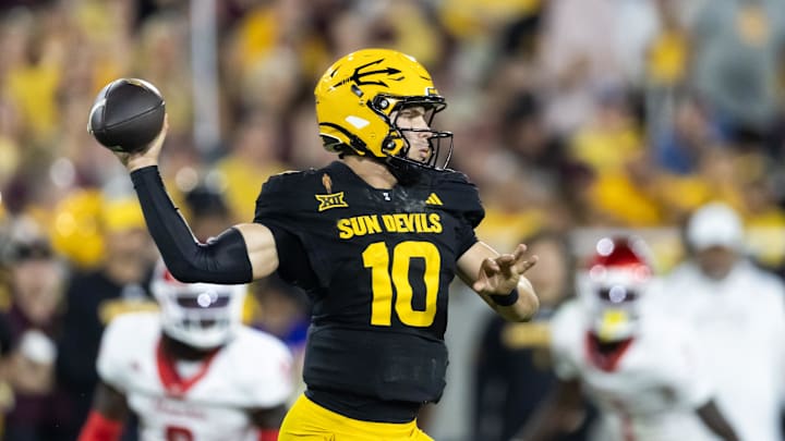 Oct 25, 2025; Tempe, Arizona, USA; Arizona State Sun Devils quarterback Sam Leavitt (10) against the Houston Cougars in the second half at Mountain America Stadium. Mandatory Credit: Mark J. Rebilas-Imagn Images Oct 25, 2025; Tempe, Arizona, USA; Arizona State Sun Devils quarterback Sam Leavitt (10) against the Houston Cougars in the second half at Mountain America Stadium. Mandatory Credit: Mark J. Rebilas-Imagn Images