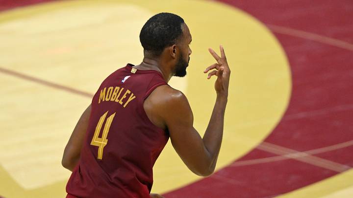 Oct 28, 2026; Cleveland, Ohio, USA; Cleveland Cavaliers forward Evan Mobley (4) celebrates his three-point basket in the fourth quarter against the Washington Wizards at Rocket Arena. Mandatory Credit: David Richard-Imagn Images Oct 28, 2026; Cleveland, Ohio, USA; Cleveland Cavaliers forward Evan Mobley (4) celebrates his three-point basket in the fourth quarter against the Washington Wizards at Rocket Arena. Mandatory Credit: David Richard-Imagn Images