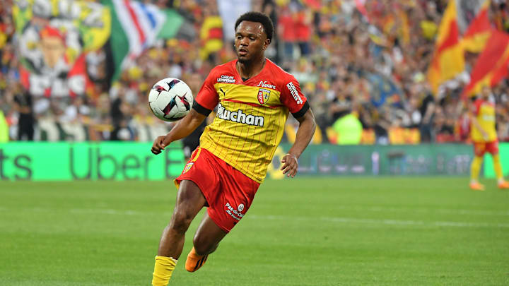 Loïs Openda lors du match RC Lens - AC Ajaccio en Ligue 1 Uber Eats