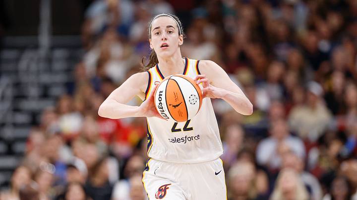 Aug 8, 2026; Chicago, Illinois, USA; Indiana Fever guard Caitlin Clark (22) passes the ball against the Chicago Sky during the first half at United Center. Mandatory Credit: Kamil Krzaczynski-Imagn Images Aug 8, 2026; Chicago, Illinois, USA; Indiana Fever guard Caitlin Clark (22) passes the ball against the Chicago Sky during the first half at United Center. Mandatory Credit: Kamil Krzaczynski-Imagn Images