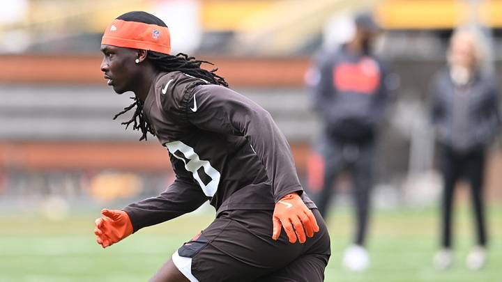 May 8, 2026; Berea, OH, USA; Cleveland Browns safety Emmanuel McNeil-Warren (28) during rookie minicamp at CrossCountry Mortgage Campus. Mandatory Credit: Ken Blaze-Imagn Images
May 8, 2026; Berea, OH, USA; Cleveland Browns safety Emmanuel McNeil-Warren (28) during rookie minicamp at CrossCountry Mortgage Campus. Mandatory Credit: Ken Blaze-Imagn Images