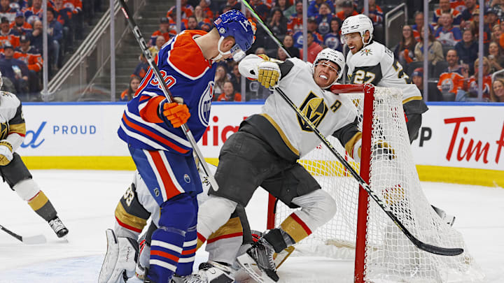 Edmonton Oilers forward Corey Perry (90)