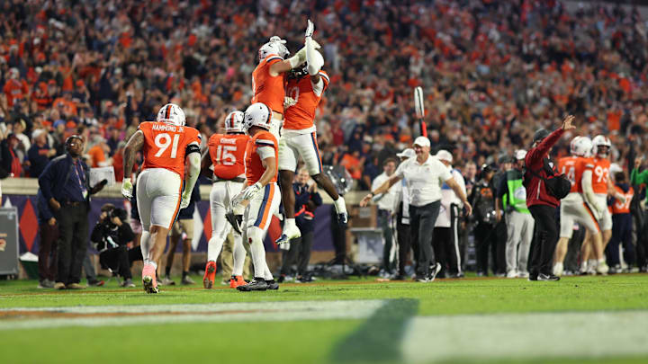 Oct 18, 2025; Charlottesville, Virginia, USA; Virginia Cavaliers linebacker James Jackson (1) and Cavaliers defensive back Ja'Son Prevard (10) celebrate after a safety against the Washington State Cougars in the closing minutes of the fourth quarter at Scott Stadium. Mandatory Credit: Geoff Burke-Imagn Images Oct 18, 2025; Charlottesville, Virginia, USA; Virginia Cavaliers linebacker James Jackson (1) and Cavaliers defensive back Ja'Son Prevard (10) celebrate after a safety against the Washington State Cougars in the closing minutes of the fourth quarter at Scott Stadium. Mandatory Credit: Geoff Burke-Imagn Images