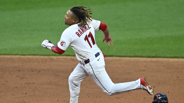 Ramírez sigue haciendo historia en la MLB