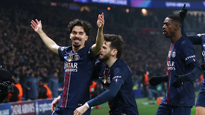 TOPSHOT-FBL-EUR-C1-PSG-NEWCASTLE