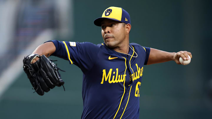 Sep 8, 2025; Arlington, Texas, USA; Milwaukee Brewers starting pitcher Jose Quintana (62) throws a pitch during the first inning against the Texas Rangers at Globe Life Field. Mandatory Credit: Tim Heitman-Imagn Images Sep 8, 2025; Arlington, Texas, USA; Milwaukee Brewers starting pitcher Jose Quintana (62) throws a pitch during the first inning against the Texas Rangers at Globe Life Field. Mandatory Credit: Tim Heitman-Imagn Images