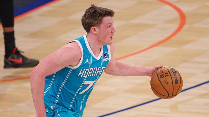 Charlotte Hornets guard Kon Knueppel (7) dribbles up court against the New York Knicks Charlotte Hornets guard Kon Knueppel (7) dribbles up court against the New York Knicks