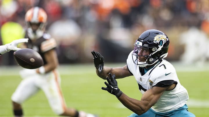Dec 10, 2023; Cleveland, Ohio, USA; Jacksonville Jaguars wide receiver Zay Jones (7) catches the