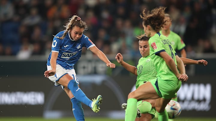 Im Spitzenspiel des 13. Spieltags empfängt Tabellenführer Wolfsburg die TSG Hoffenheim Im Spitzenspiel des 13. Spieltags empfängt Tabellenführer Wolfsburg die TSG Hoffenheim