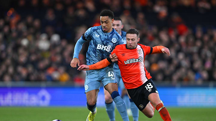 Luton Town v Aston Villa - Premier League