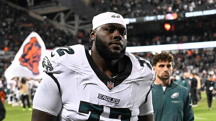 Sep 28, 2026; Chicago, Illinois, USA; Philadelphia Eagles offensive tackle Markel Bell (72) is seen against the the Chicago Bears at Soldier Field. Mandatory Credit: Matt Marton-Imagn Images Sep 28, 2026; Chicago, Illinois, USA; Philadelphia Eagles offensive tackle Markel Bell (72) is seen against the the Chicago Bears at Soldier Field. Mandatory Credit: Matt Marton-Imagn Images