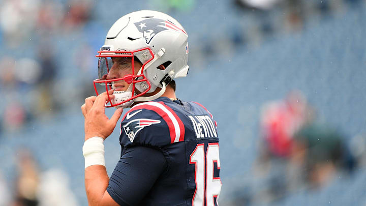 Sep 7, 2025; Foxborough, Massachusetts, USA; New England Patriots quarterback Tommy DeVito (16) practices before the game against the Las Vegas Raiders at Gillette Stadium. Mandatory Credit: Bob DeChiara-Imagn Images Sep 7, 2025; Foxborough, Massachusetts, USA; New England Patriots quarterback Tommy DeVito (16) practices before the game against the Las Vegas Raiders at Gillette Stadium. Mandatory Credit: Bob DeChiara-Imagn Images