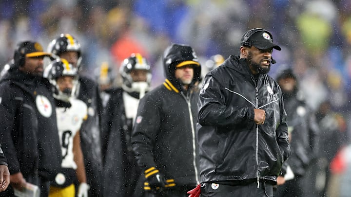 Pittsburgh Steelers v Baltimore Ravens