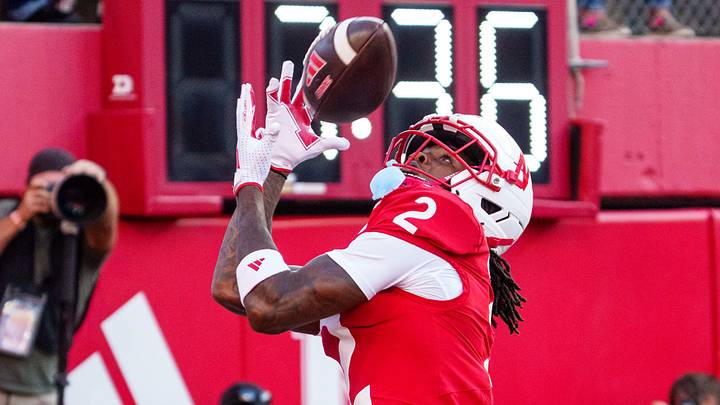 Jacory Barney Jr. catches a touchdown pass during the first quarter against Bowling Green. Jacory Barney Jr. catches a touchdown pass during the first quarter against Bowling Green.