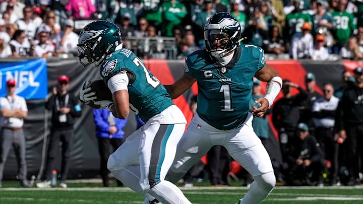 Hurts and Saquon Barkley spent a day at the golf course with Barack Obama and Eagles owner Jeffrey Lurie. Hurts and Saquon Barkley spent a day at the golf course with Barack Obama and Eagles owner Jeffrey Lurie.