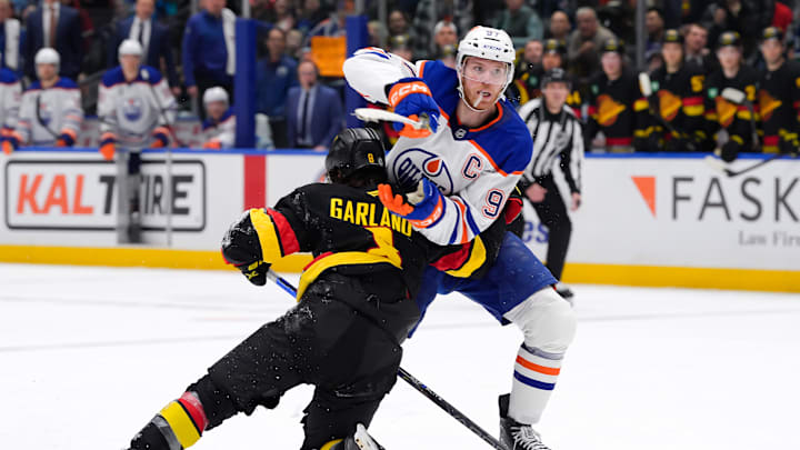 Edmonton Oilers v Vancouver Canucks