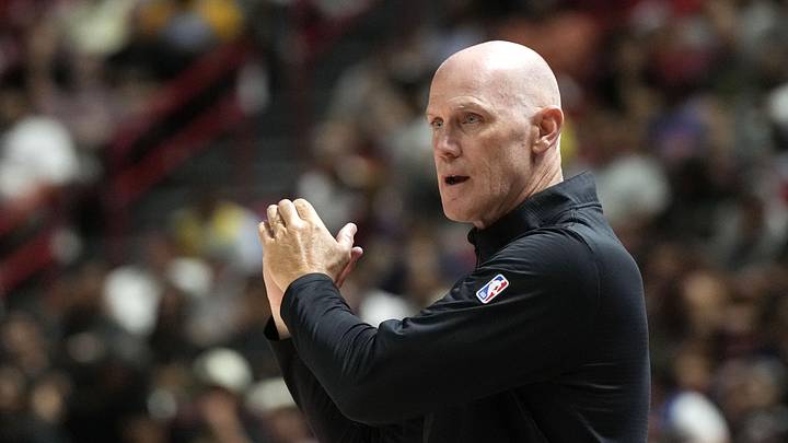 Jul 12, 2025; Las Vegas, NV, USA; Charlotte Hornets head coach Chris Jent looks on against the Philadelphia 76ers in the fourth quarter of their game at Thomas & Mack Center. Mandatory Credit: Candice Ward-Imagn Images Jul 12, 2025; Las Vegas, NV, USA; Charlotte Hornets head coach Chris Jent looks on against the Philadelphia 76ers in the fourth quarter of their game at Thomas & Mack Center. Mandatory Credit: Candice Ward-Imagn Images