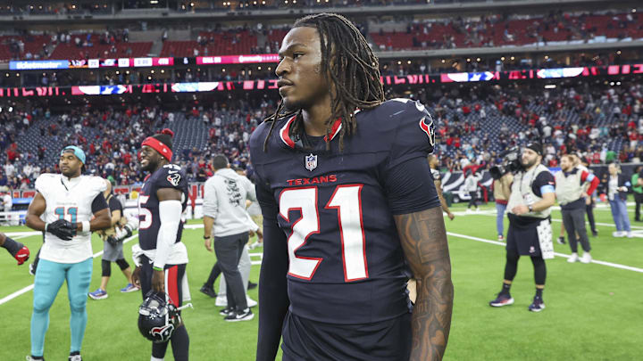 Dec 15, 2024; Houston, Texas, USA; Houston Texans safety Calen Bullock (21) walks off the field after the game against the Miami Dolphins at NRG Stadium. Mandatory Credit: Troy Taormina-Imagn Images Dec 15, 2024; Houston, Texas, USA; Houston Texans safety Calen Bullock (21) walks off the field after the game against the Miami Dolphins at NRG Stadium. Mandatory Credit: Troy Taormina-Imagn Images