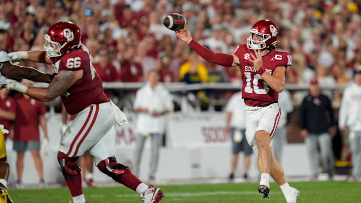 Oklahoma Sooners quarterback John Mateer (10) throws a pass during a college football game between the University of Oklahoma Sooners (OU) and the University of Michigan Wolverines at Gaylord Family Ð Oklahoma Memorial Stadium in Norman, Okla., Saturday, Sept. 6, 2025. Oklahoma won 24-13.
