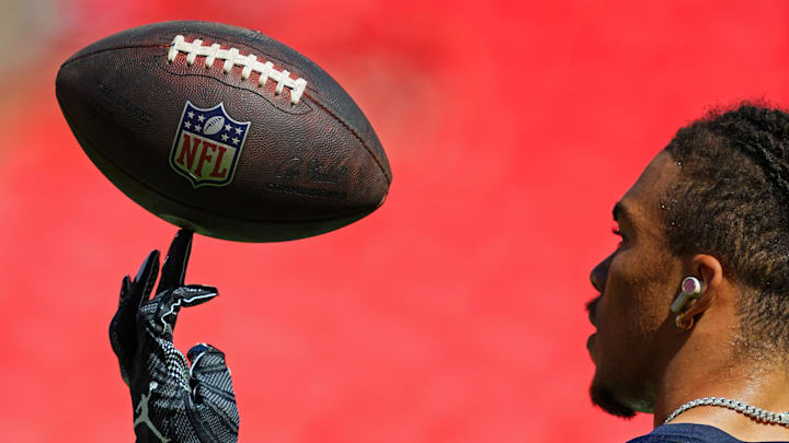 Sep 24, 2023; Kansas City, Missouri, USA; Chicago Bears wide receiver Chase Claypool (10) spins a