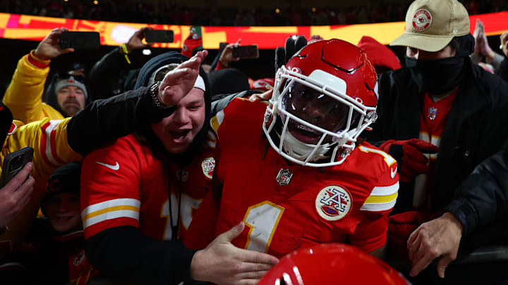Jan 26, 2025; Kansas City, MO, USA; Kansas City Chiefs wide receiver Xavier Worthy (1) reacts with fans after a touchdown against the Buffalo Bills during the first half in the AFC Championship game at GEHA Field at Arrowhead Stadium. Mandatory Credit: Mark J. Rebilas-Imagn Images Jan 26, 2025; Kansas City, MO, USA; Kansas City Chiefs wide receiver Xavier Worthy (1) reacts with fans after a touchdown against the Buffalo Bills during the first half in the AFC Championship game at GEHA Field at Arrowhead Stadium. Mandatory Credit: Mark J. Rebilas-Imagn Images
