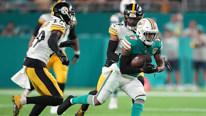 Miami Dolphins wide receiver Jaylen Waddle Miami Dolphins wide receiver Jaylen Waddle