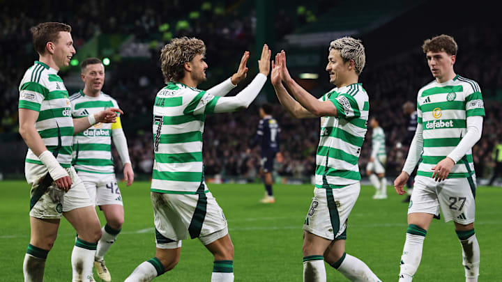 Celtic players celebrate against Dundee 